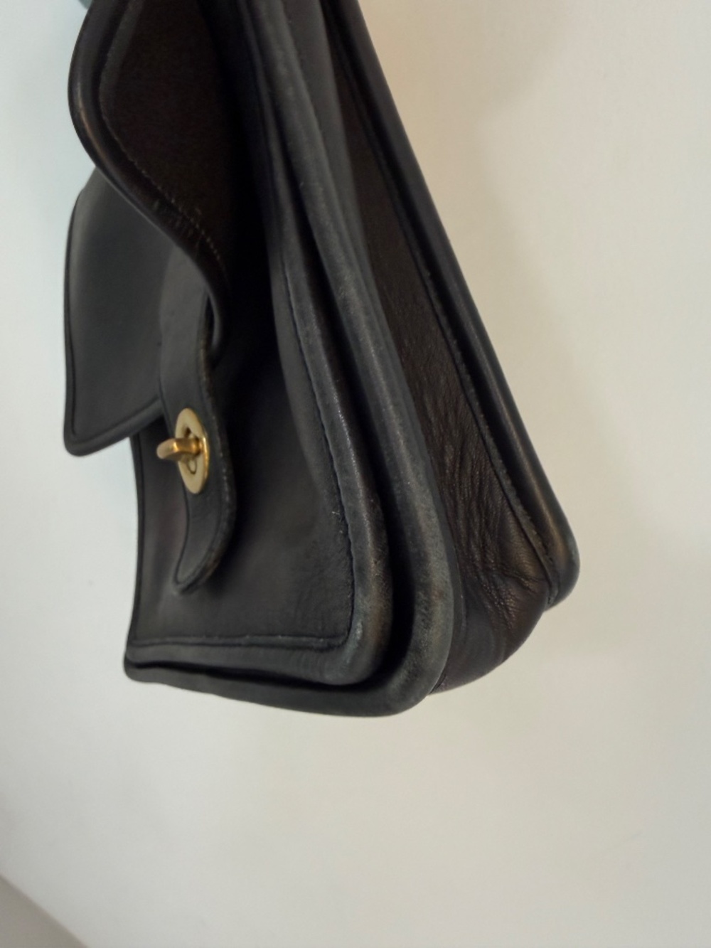 Vintage Coach Station Bag 5130 Black Leather Brass Turnlock Top Handle Purse - Picture 10 of 12